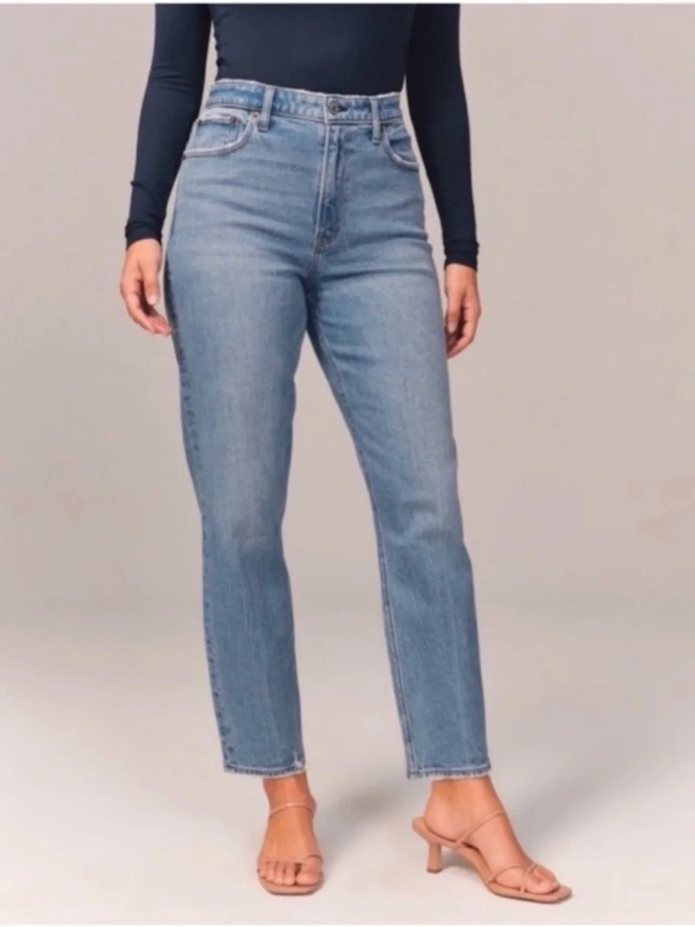 Abercrombie & Fitch High Rise Mom Jeans